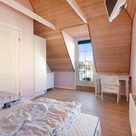 Cozy Coastal Retreat - By Traum *