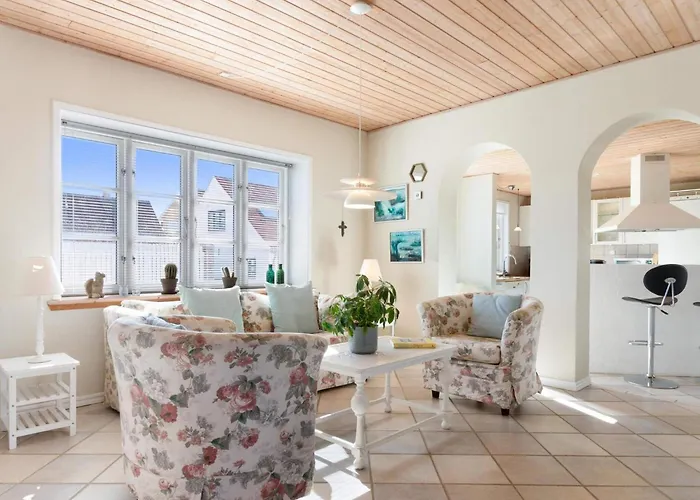 Cozy Coastal Retreat - By Traum * Лёккен