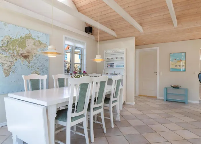 Cozy Coastal Retreat - By Traum Дом отдыха