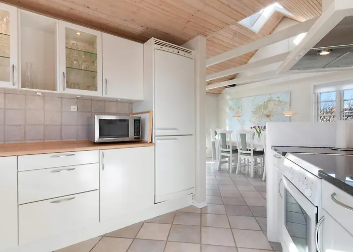 Cozy Coastal Retreat - By Traum Дом отдыха Лёккен