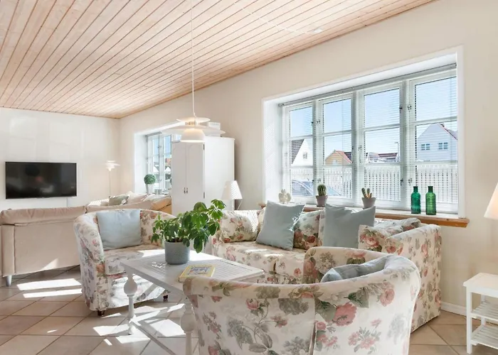 Cozy Coastal Retreat - By Traum