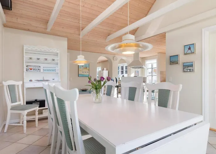 Cozy Coastal Retreat - By Traum * Лёккен